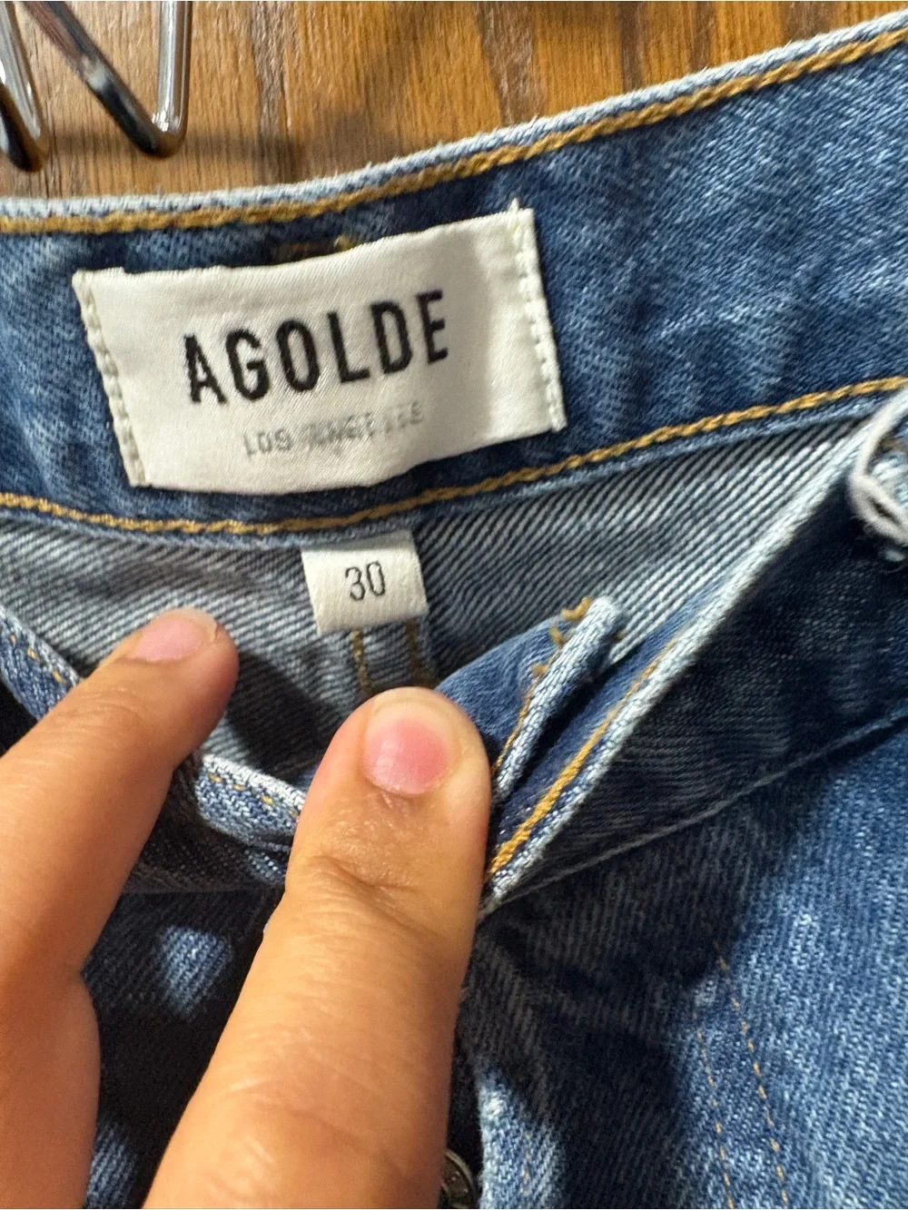AGOLDE Parker Long Cuff in Heat Wave Fly Front Cotton Mid-Rise Raw Hem 30 Short